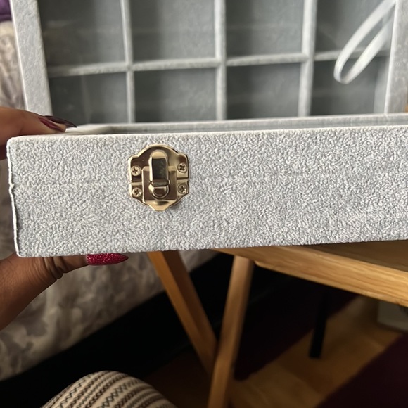 Jewelry organizers - Picture 3 of 5